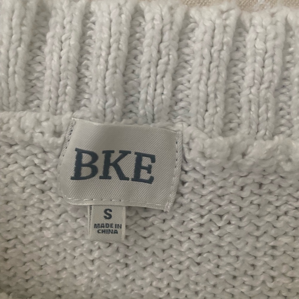 Women's Cozy White and Black cable knit sweater in size S - Picture 10 of 10